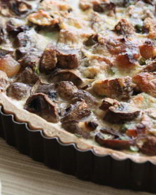 Киш с шампиньонами и салом