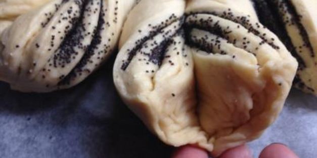 маковый пирог цветок из творожного дрожжевого теста