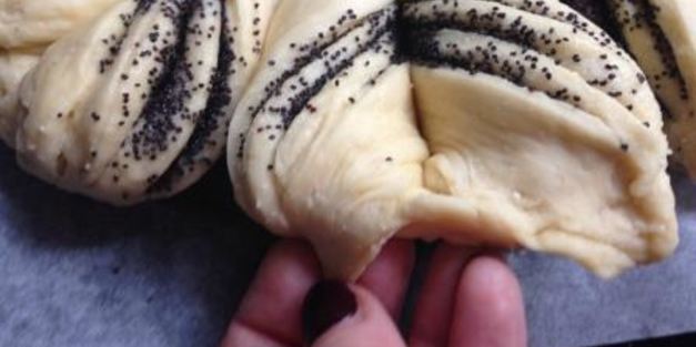 маковый пирог цветок из творожного дрожжевого теста