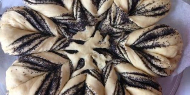 маковый пирог цветок из творожного дрожжевого теста