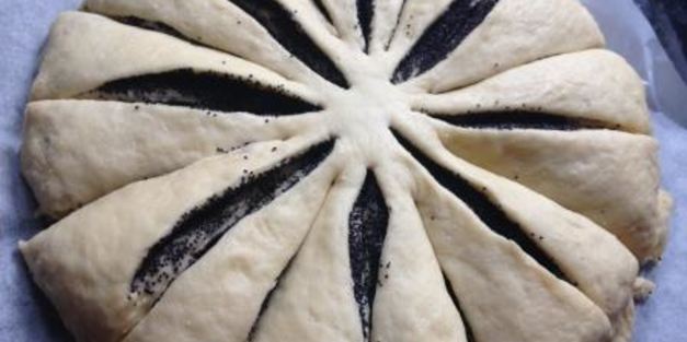 маковый пирог цветок из творожного дрожжевого теста