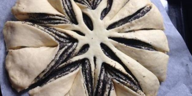 маковый пирог цветок из творожного дрожжевого теста