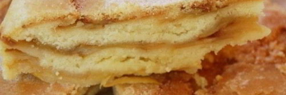 Необычный яблочный пирог с заливкой