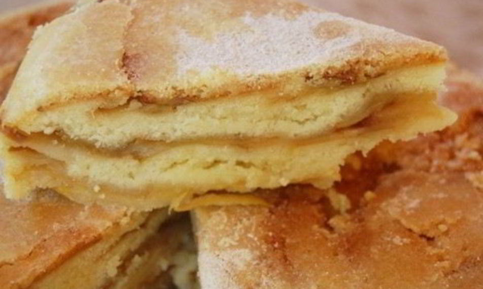 Рецепт необычный яблочный пирог с заливкой