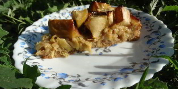 открытый яблочный пирог