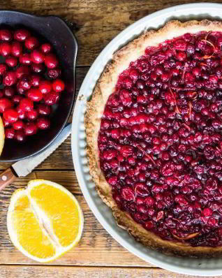 Песочный пирог с клюквой