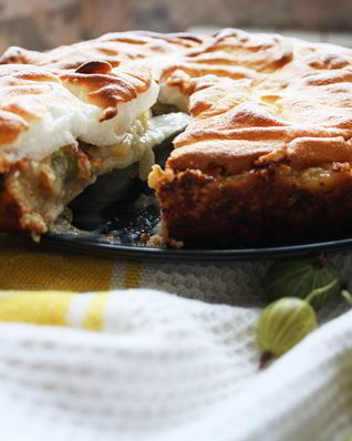 Пирог из крыжовника с легким суфле