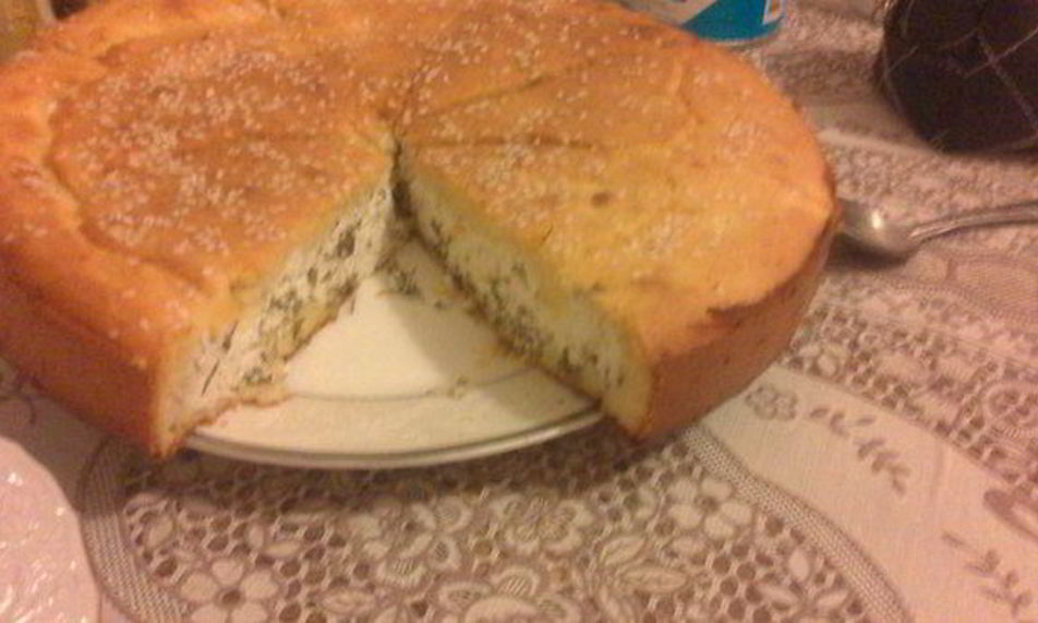 Рецепт пирог из кукурузной муки с творогом, тмином и пряными травами