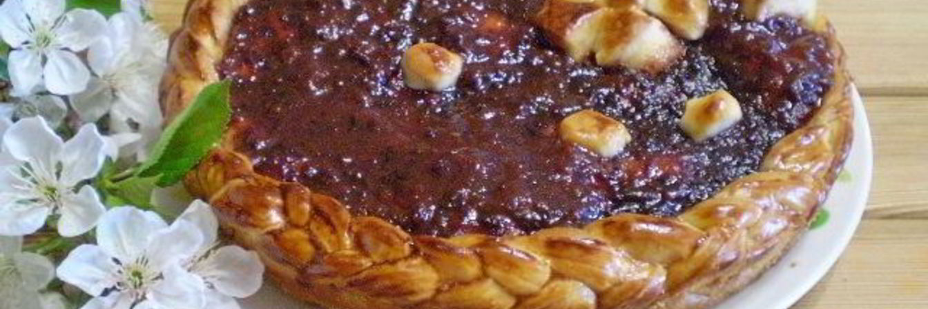 Пирог открытый с вареньем