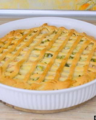 Пирог с брокколи и курицей