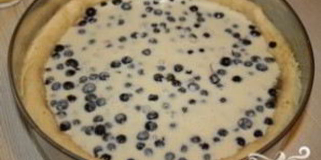 пирог с черникой и сметаной