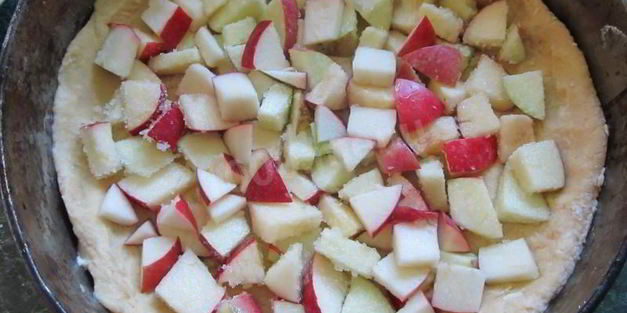 пирог с фруктами