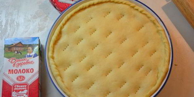 пирог с курагой и черносливом