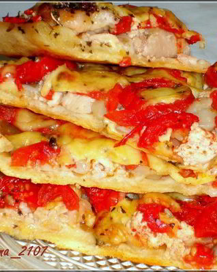 Пирог с курицей, грибами и сыром