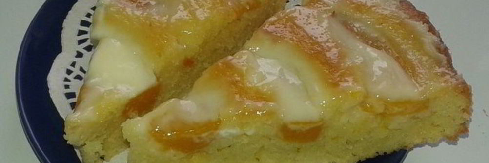 Пирог с персиками