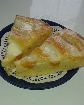 Пирог с персиками