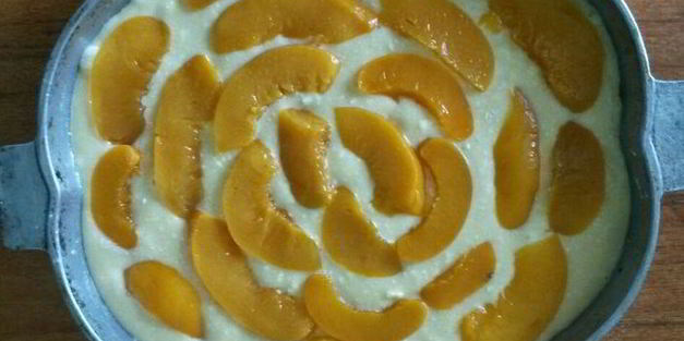 пирог с персиками