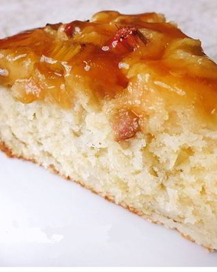 Пирог с ревенем и манкой