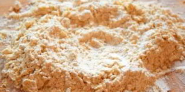 пирог с томатами и салатом