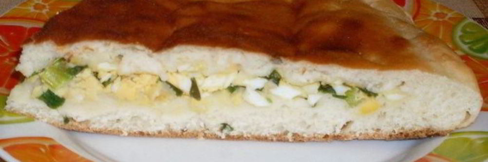 Пирог с яйцом и зеленым луком