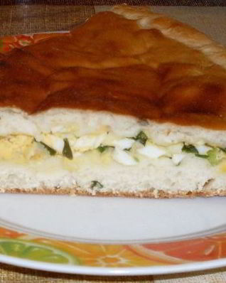 Пирог с яйцом и зеленым луком