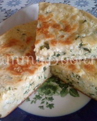 Пирог с зеленым луком и яйцом в мультиварке
