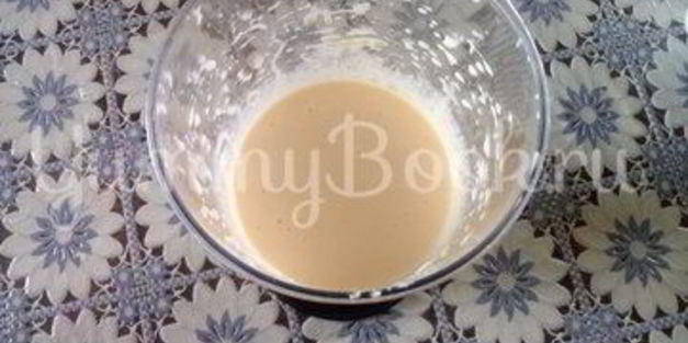 пирог с зеленым луком и яйцом в мультиварке