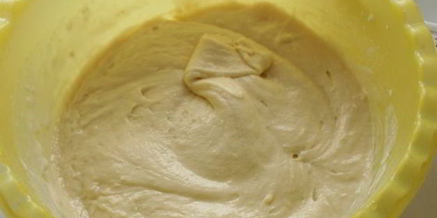 пирог со сливой и миндалем