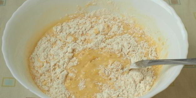 простой пирог с малиной