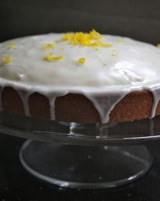 Пряный лимонный пирог с глазурью