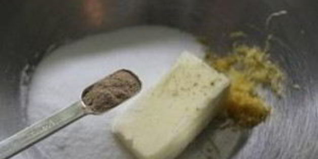 пряный лимонный пирог с глазурью