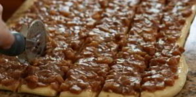 сладкий пирог из дрожжевого теста