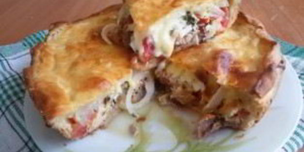 слоеный пирог с мясом и сыром