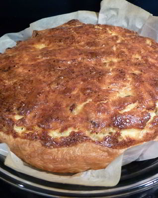 Слоеный пирог с сыром и грибами