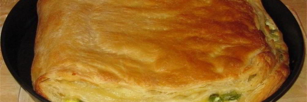 Слоеный пирог с сыром и яйцом