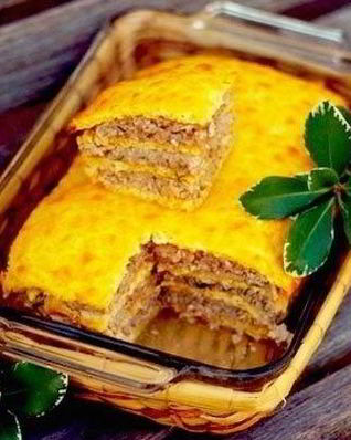 Слоеный сырный пирог с куриным фаршем