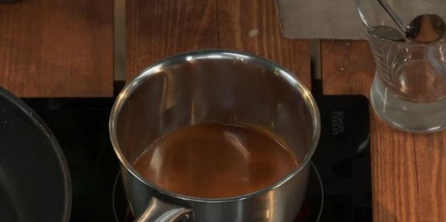 слоеныи пирог с телятинои , кедровыми орешками и грибами