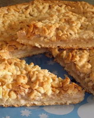 Тертый пирог с яблоками