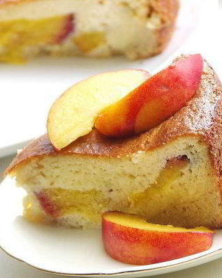 Творожно-ореховый пирог с нектаринами