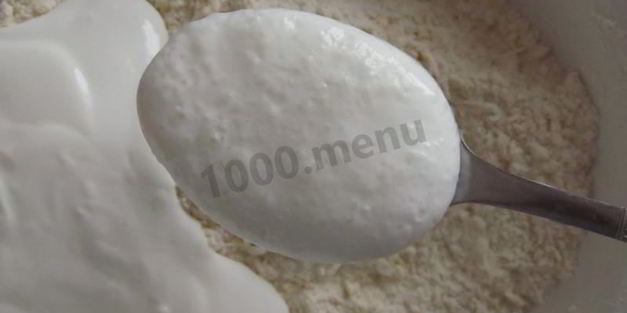 яблочно-банановый пирог на сметане со штрейзелем