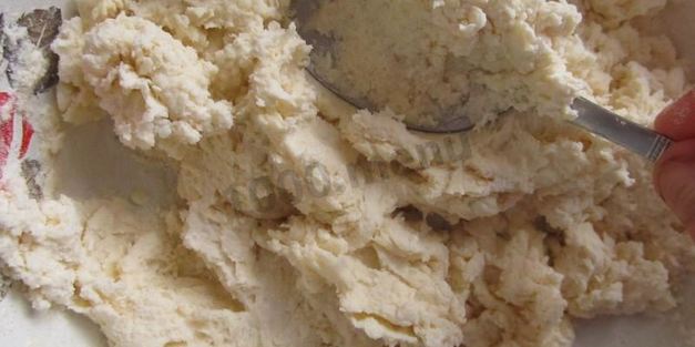 яблочно-банановый пирог на сметане со штрейзелем