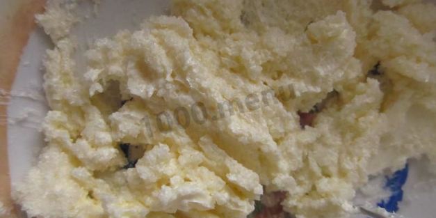 яблочно-банановый пирог на сметане со штрейзелем