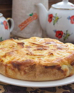 Яблочный пирог с вкуснейшей заливкой