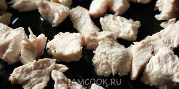 быстрые пирожки с курицей и брынзой