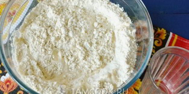 быстрые пирожки с яйцом и луком