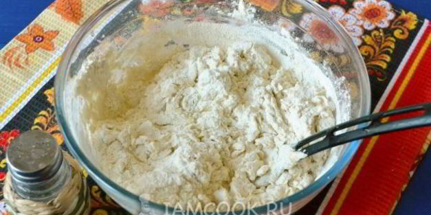 быстрые пирожки с яйцом и луком