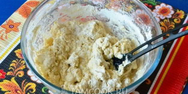 быстрые пирожки с яйцом и луком