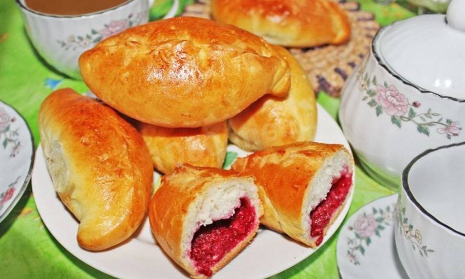 Рецепт дрожжевые пирожки с малиной в духовке