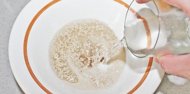 дрожжевые пирожки с малиной в духовке