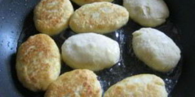 картофельные пирожки с начинкой из фарша